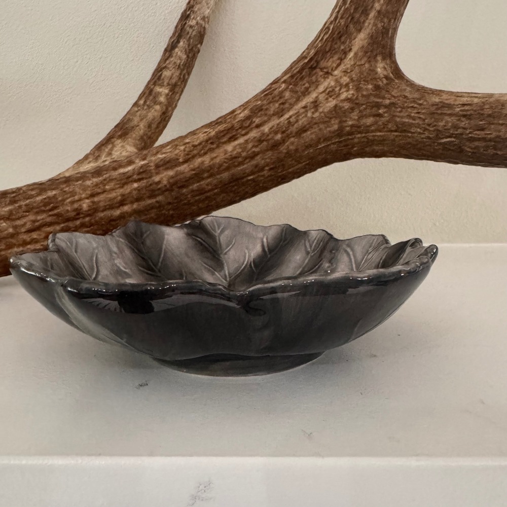 Laurie Gates Regency Gray Ceramic Leaf Bowl Decorative Trinket Dish 7" Autumn - Picture 2 of 4